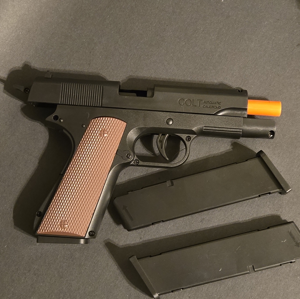 ***TOY*** Spring operated, ejecting shells COLT 1911...25085 - Picture 5 of 5